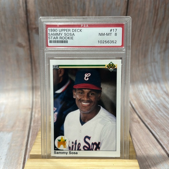 1990 Upper Deck Sammy Sosa Star Rookie #17 PSA NM-MT 8 #10256352 Item #ME534 - Picture 1 of 4